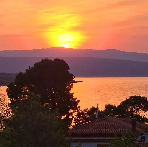 Karamarko Apartman Malinska