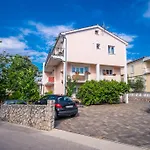 Apartment Karamarko