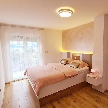 Karamarko Apartmán *