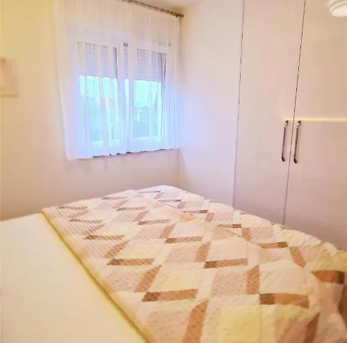 Karamarko Apartamento *