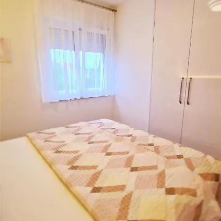 Karamarko Apartment *